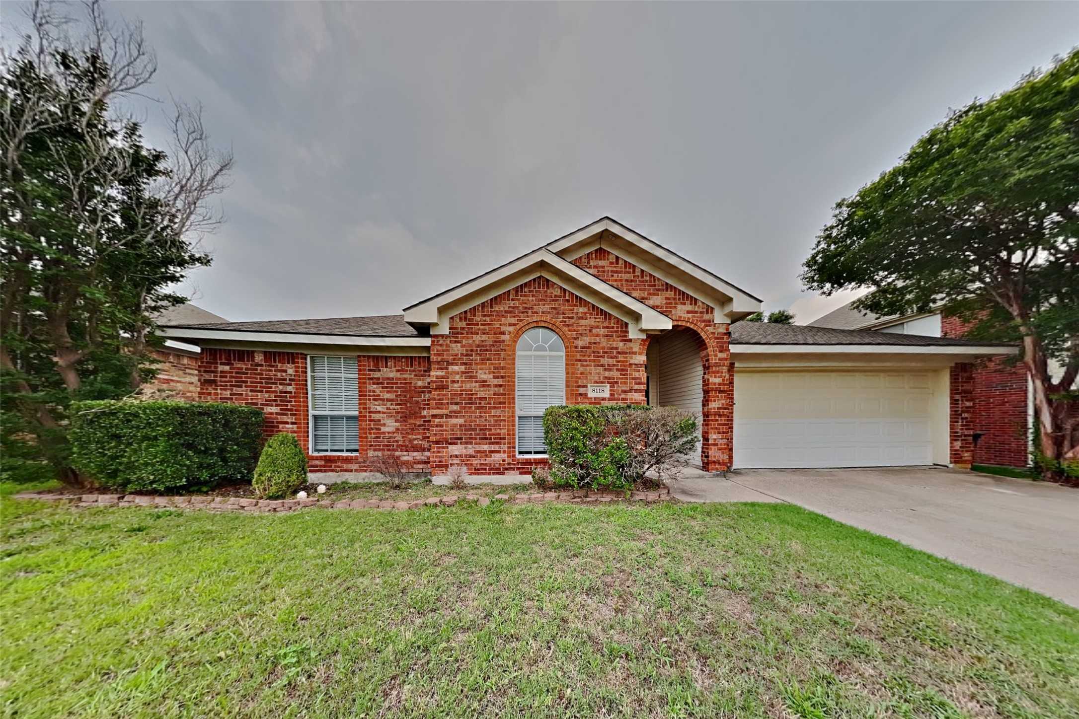 photo 1: 8118 Modesto Drive, Arlington TX 76001