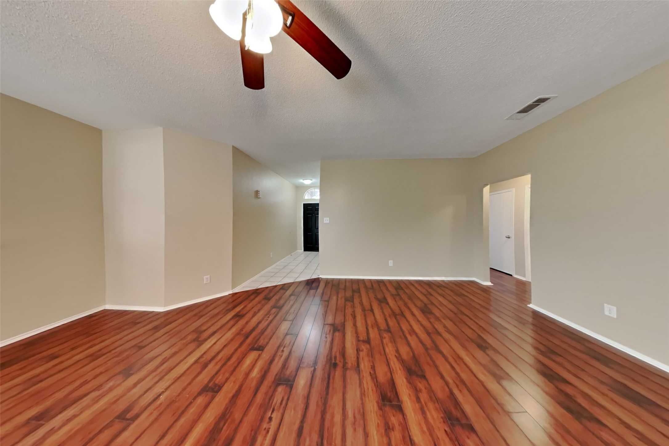 photo 3: 8118 Modesto Drive, Arlington TX 76001