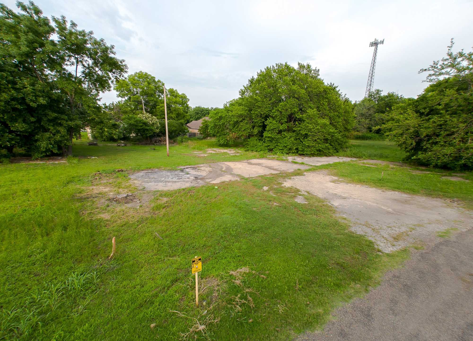 photo 3: S McKinney Street, Ennis TX 75119