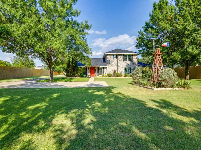 photo 2: 202 Wild Oak Lane, Hickory Creek TX 75065