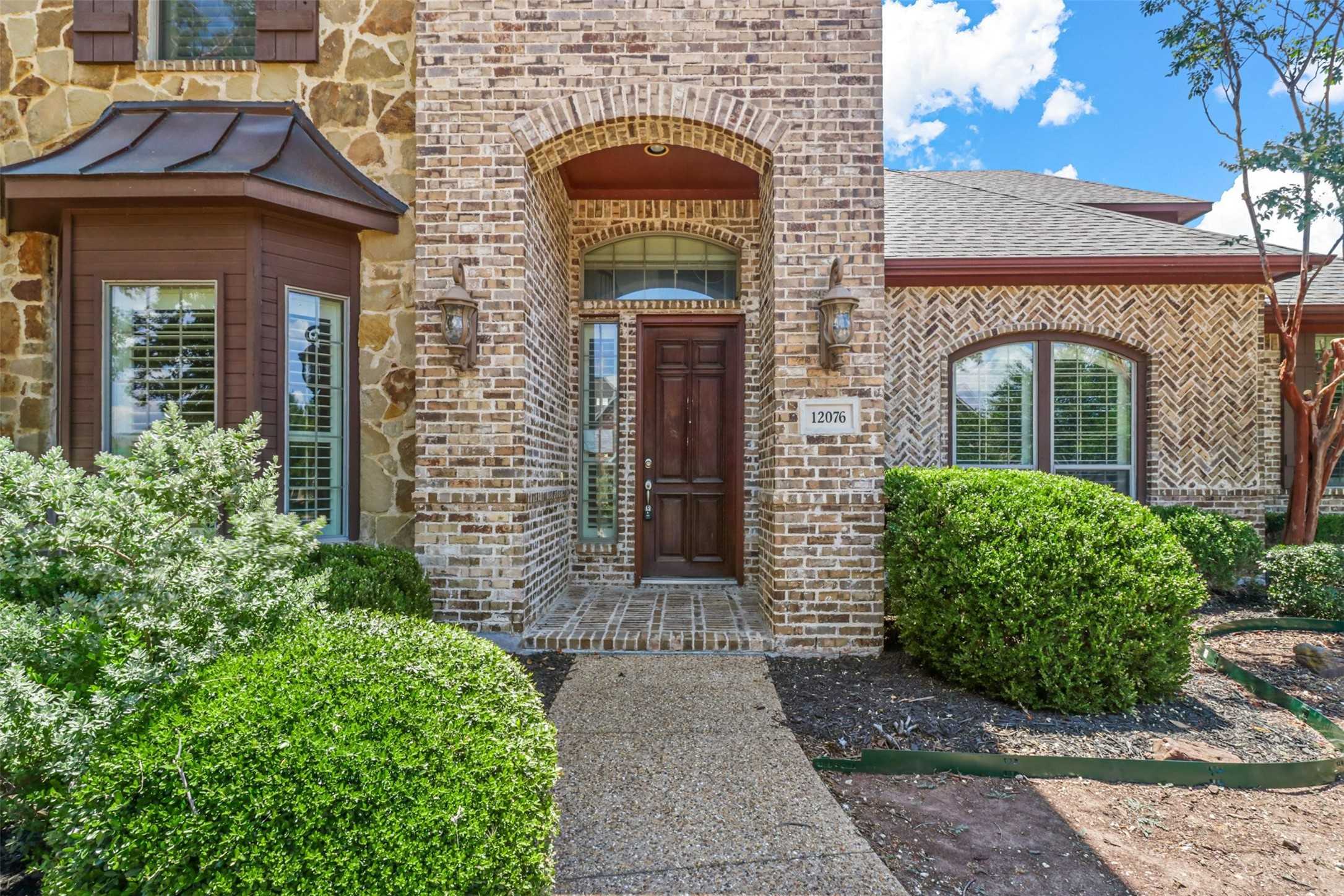 photo 2: 12076 Ashaway Lane, Frisco TX 75035