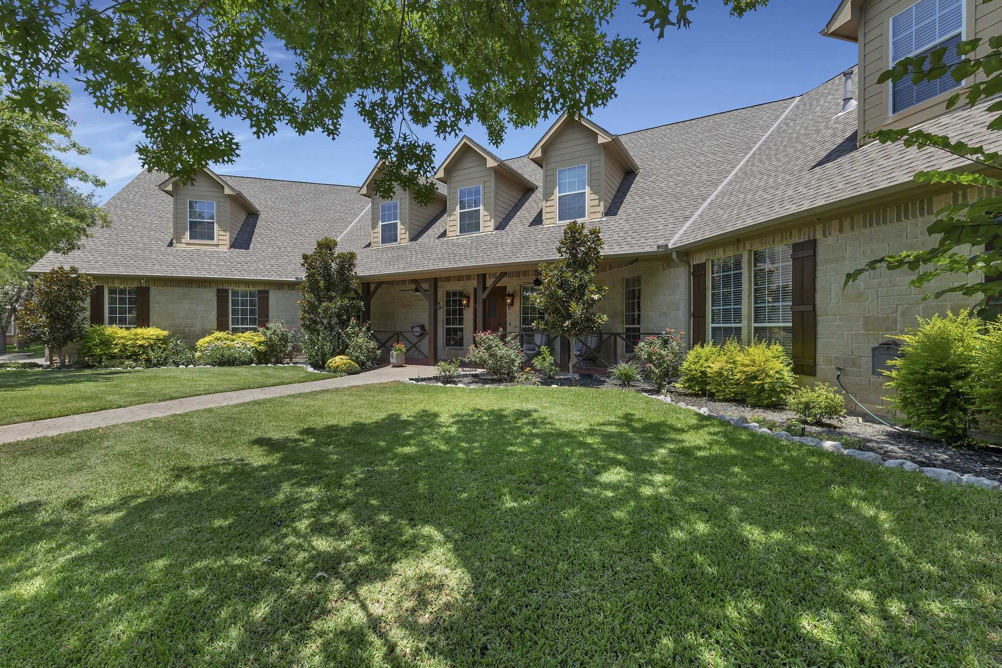 photo 1: 892 Meadow Hill Road, Fort Worth TX 76108