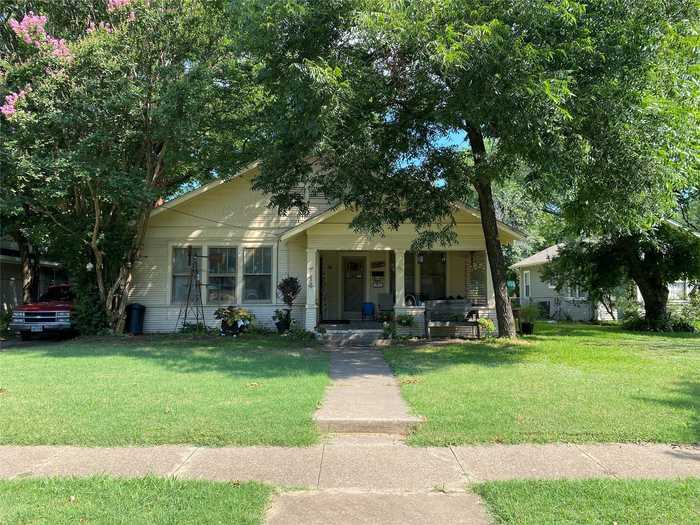 photo 1: 714 W Knox Street, Ennis TX 75119