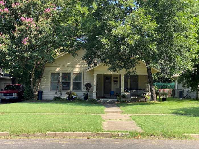 photo 2: 714 W Knox Street, Ennis TX 75119