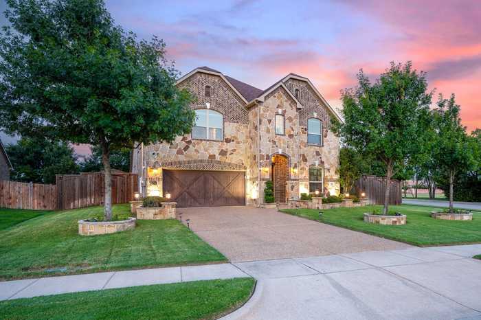 photo 1: 700 Nesbit Court, Plano TX 75074