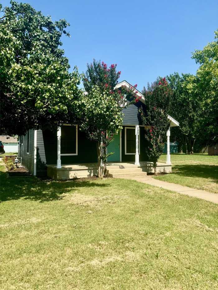 photo 5: 201 Decatur Street, Nocona TX 76255