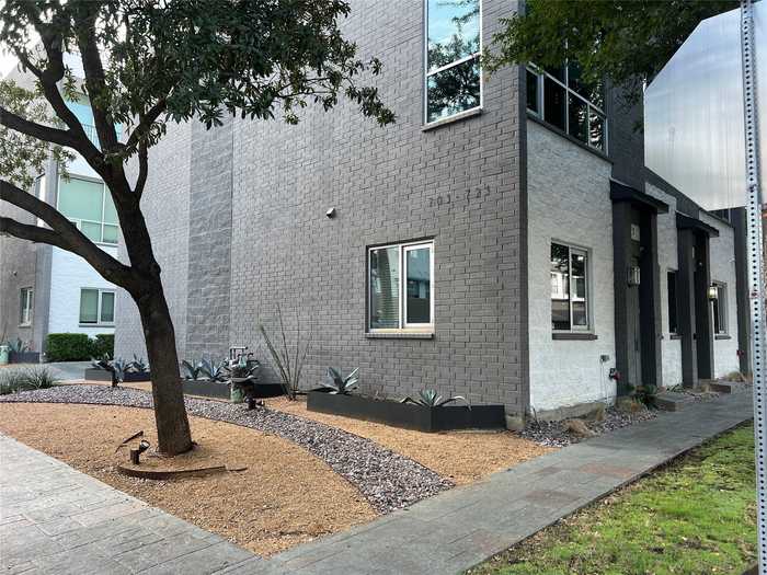 photo 1: 711 Colten James Lane, Dallas TX 75204