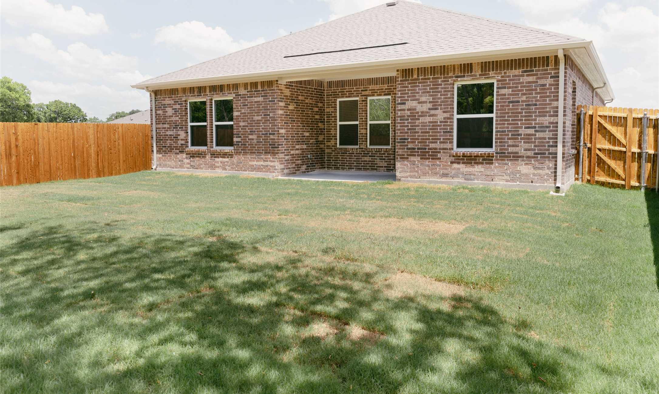 photo 2: 1310 Cole Drive, Trenton TX 75490