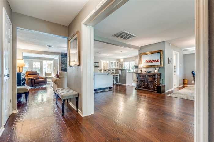 photo 2: 13616 Rolling Hills Lane, Dallas TX 75240