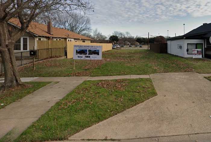 photo 1: 2828 Martin Luther King Jr Boulevard, Dallas TX 75215