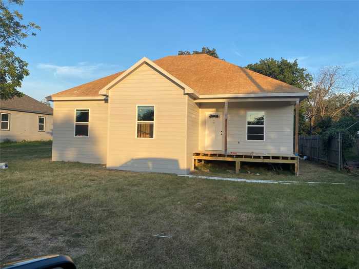 photo 1: 2708 Avenue C, Brownwood TX 76801