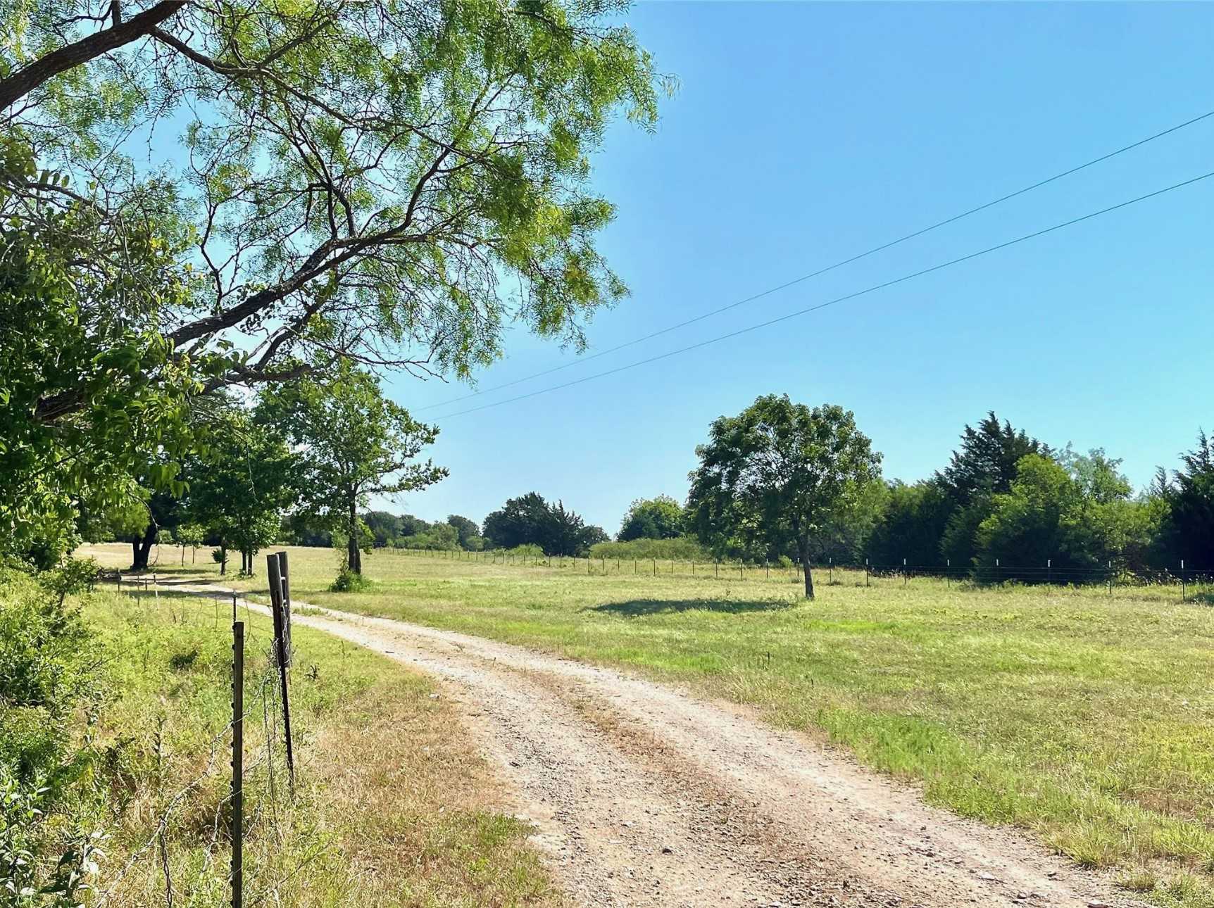 photo 1: 299 Private Road 1452, Chico TX 76431