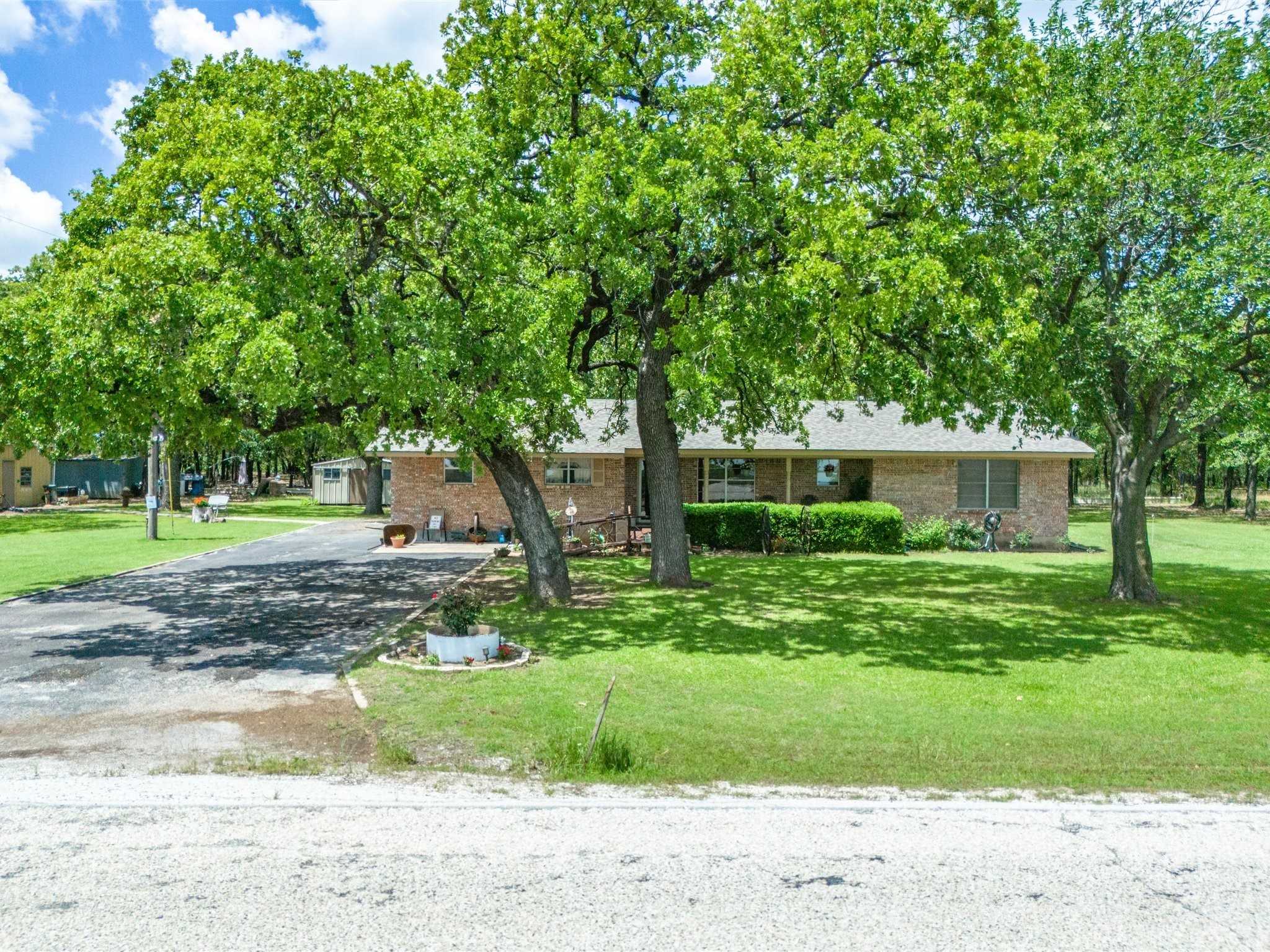 photo 2: 830 County Road 1550, Chico TX 76431