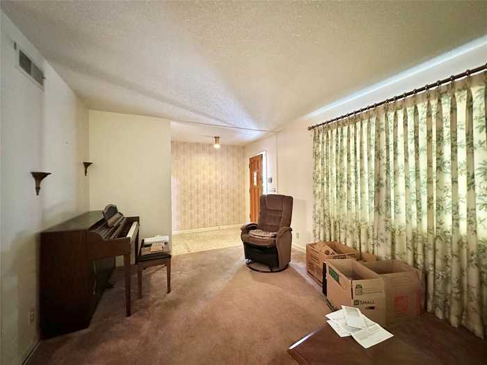 photo 2: 1507 Park Place, Irving TX 75061