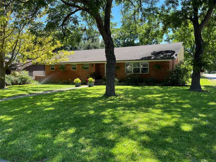 photo 1: 405 N Elm Street, Comanche TX 76442