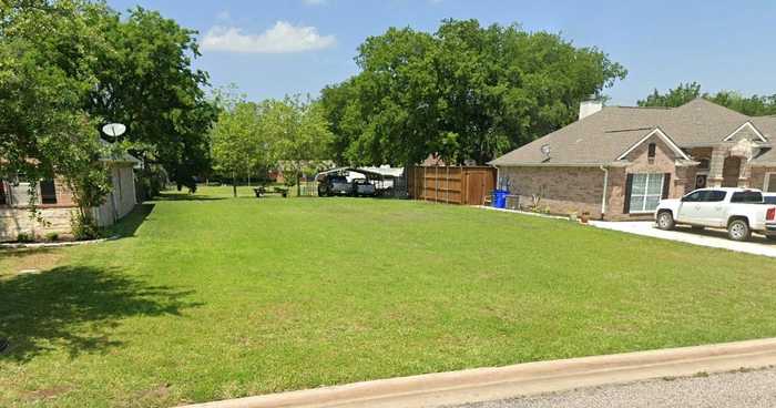 photo 1: 110 Ashlyn Court, Whitesboro TX 76273