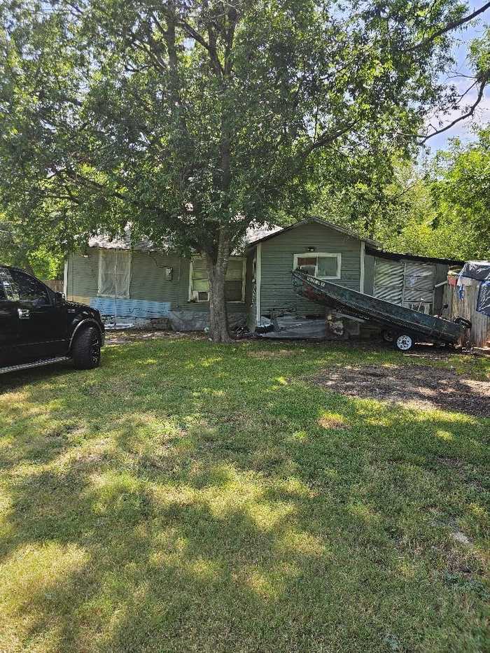 photo 2: 811 E 11th Street, Kemp TX 75143