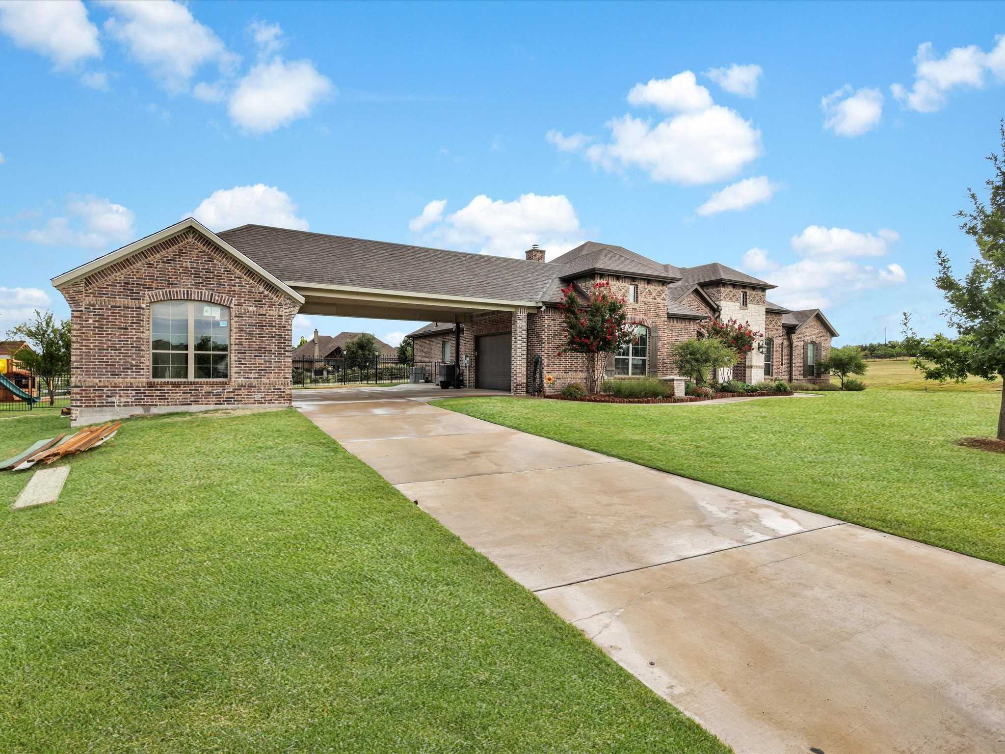 photo 2: 228 Parc Oaks Drive, Aledo TX 76008