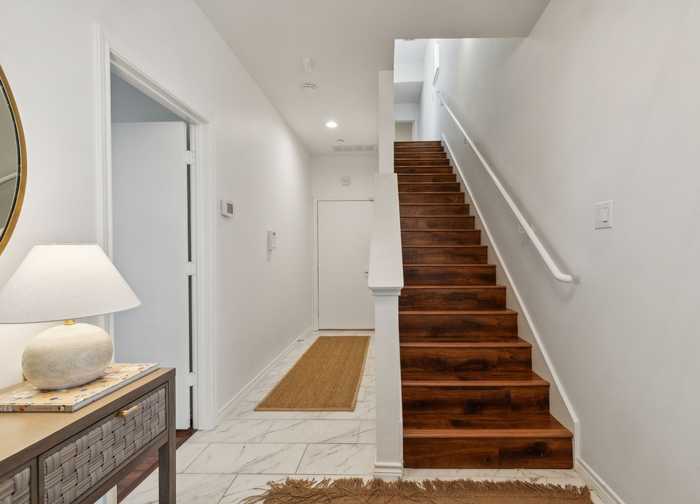 photo 2: 4312 McKinney Avenue Unit 10, Dallas TX 75205