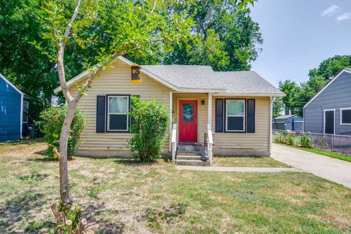 photo 2: 3975 Lisbon Street, Fort Worth TX 76107