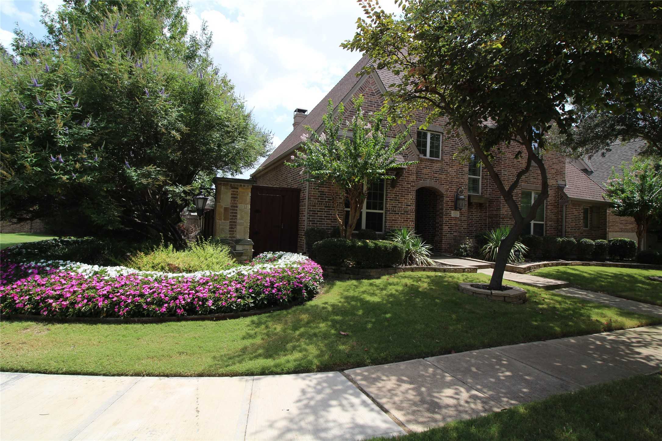 photo 2: 13681 Stanmere Drive, Frisco TX 75035