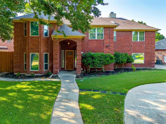 photo 1: 2210 Emerald Oaks Court, Arlington TX 76017