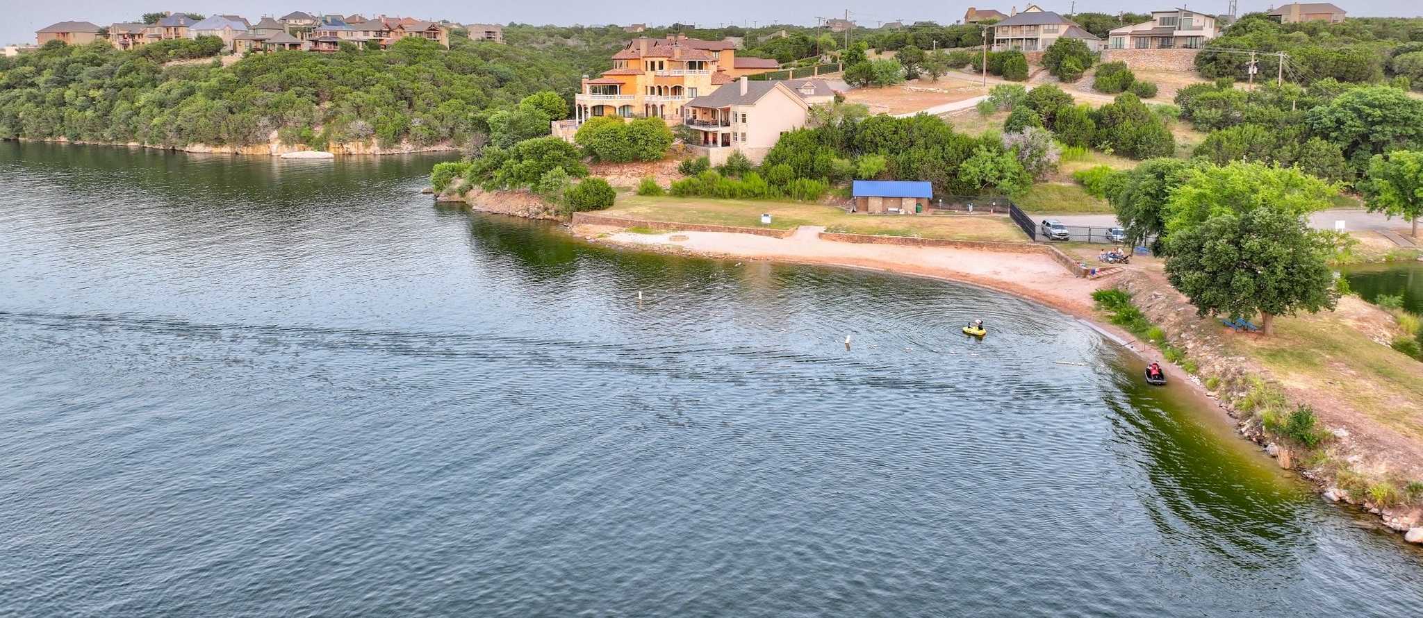 photo 2: 1050 Cliffs Drive, Possum Kingdom Lake TX 76449