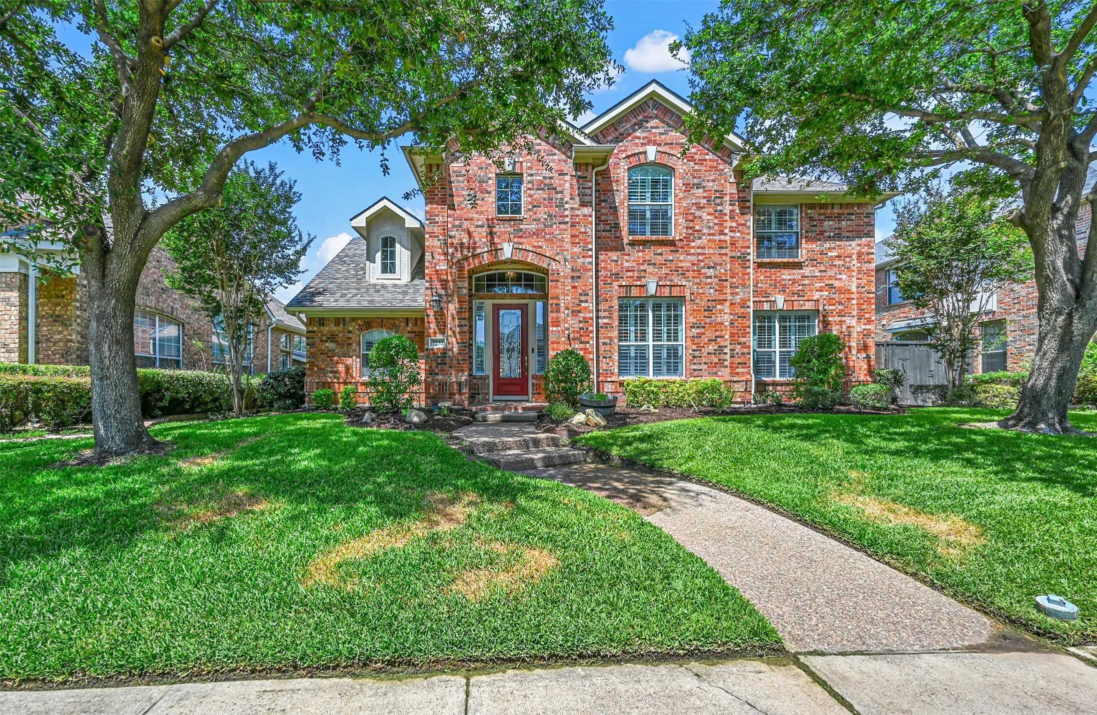 photo 1: 7232 Sugar Maple Drive, Irving TX 75063