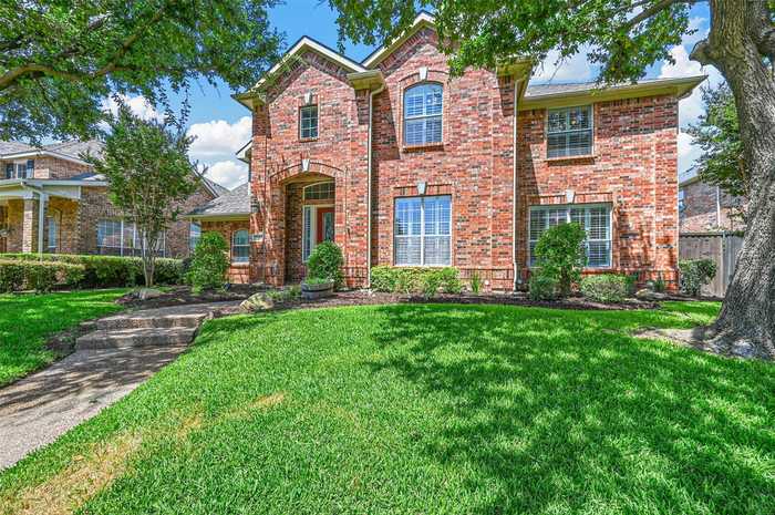 photo 2: 7232 Sugar Maple Drive, Irving TX 75063