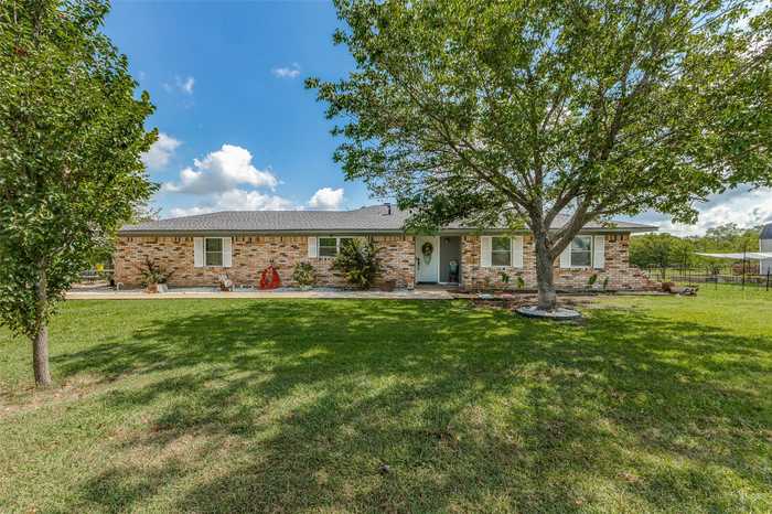 photo 2: 604 Old Gin Road, Ennis TX 75119