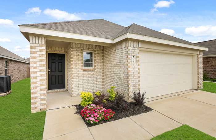 photo 1: 1604 Luke Street, Ennis TX 75119