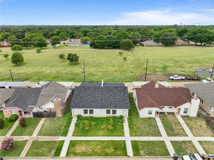 photo 2: 2800 Sherry Street, Arlington TX 76014