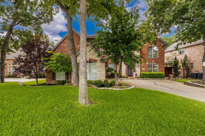 photo 2: 808 Edgewood Drive, Keller TX 76248