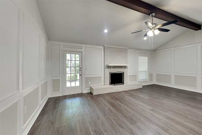 photo 2: 2200 Bainwood Trail, Arlington TX 76015