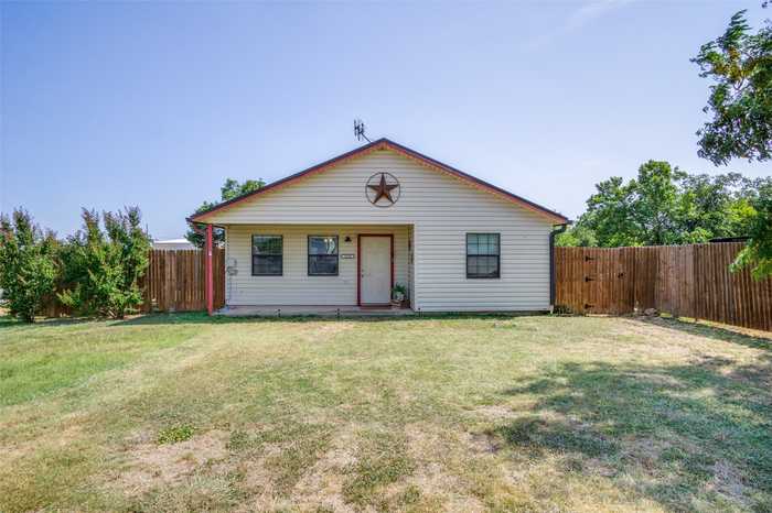 photo 1: 1210 SE 2nd Street, Mineral Wells TX 76067