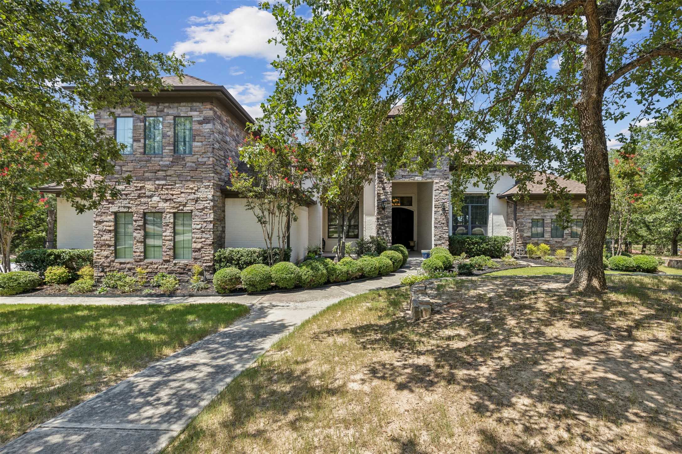 photo 1: 260 King Ranch Court, Fort Worth TX 76108