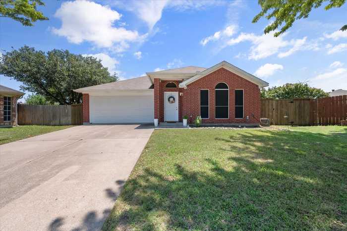 photo 2: 7027 Snowivy Court, Arlington TX 76001