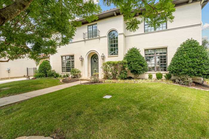 photo 2: 4529 Marbella Circle, Fort Worth TX 76126