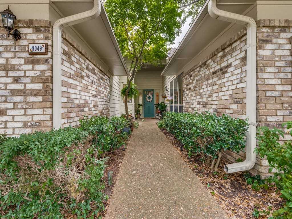 photo 3: 9049 Stone Creek Place, Dallas TX 75243