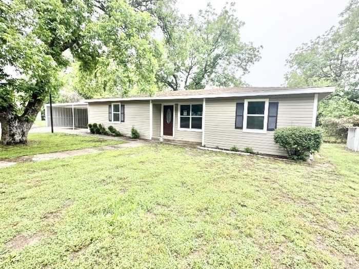 photo 1: 729 Cherry Heights, Clyde TX 79510