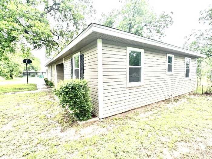 photo 2: 729 Cherry Heights, Clyde TX 79510