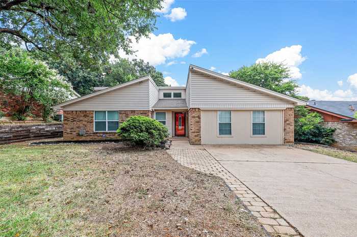 photo 1: 7604 Ripple Creek Court, Fort Worth TX 76120