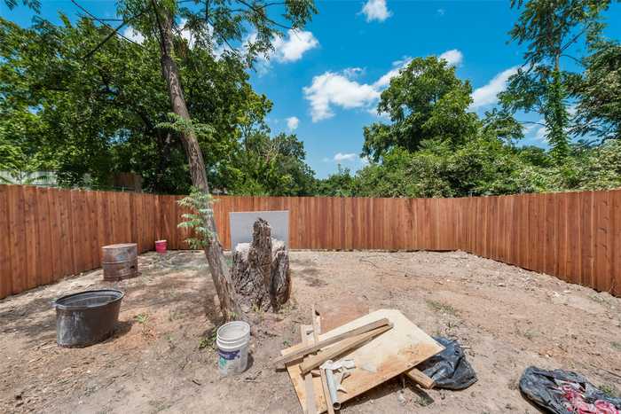 photo 30: 2305 Dathe Street, Dallas TX 75215