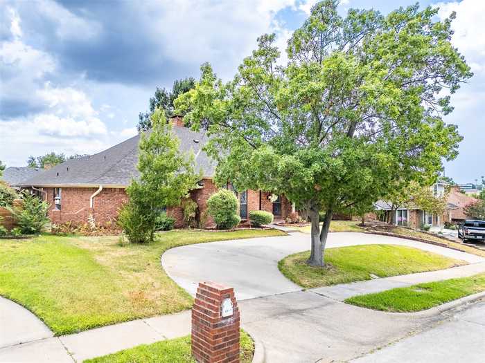 photo 2: 2917 Club Hill Drive, Garland TX 75043