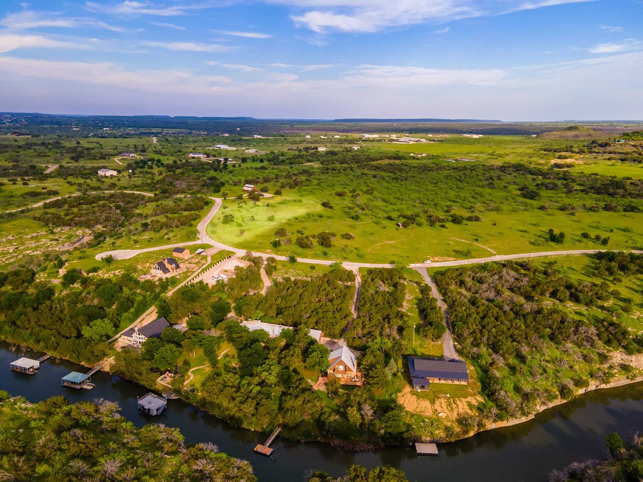 photo 2: 2033 Bluff Creek Drive, Strawn TX 76475