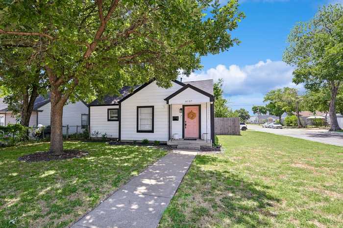 photo 2: 4137 Valentine Street, Fort Worth TX 76107