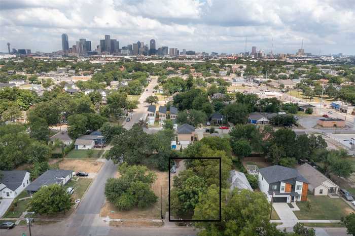 photo 1: 2705 Warren Avenue, Dallas TX 75215