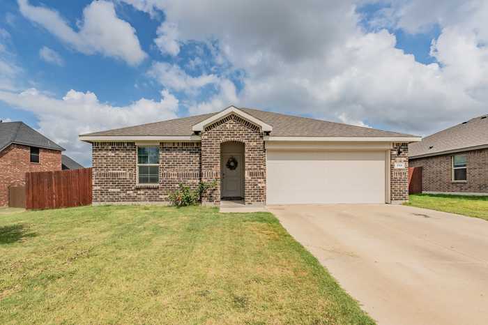 photo 2: 711 Wolf Creek Drive, Cleburne TX 76033