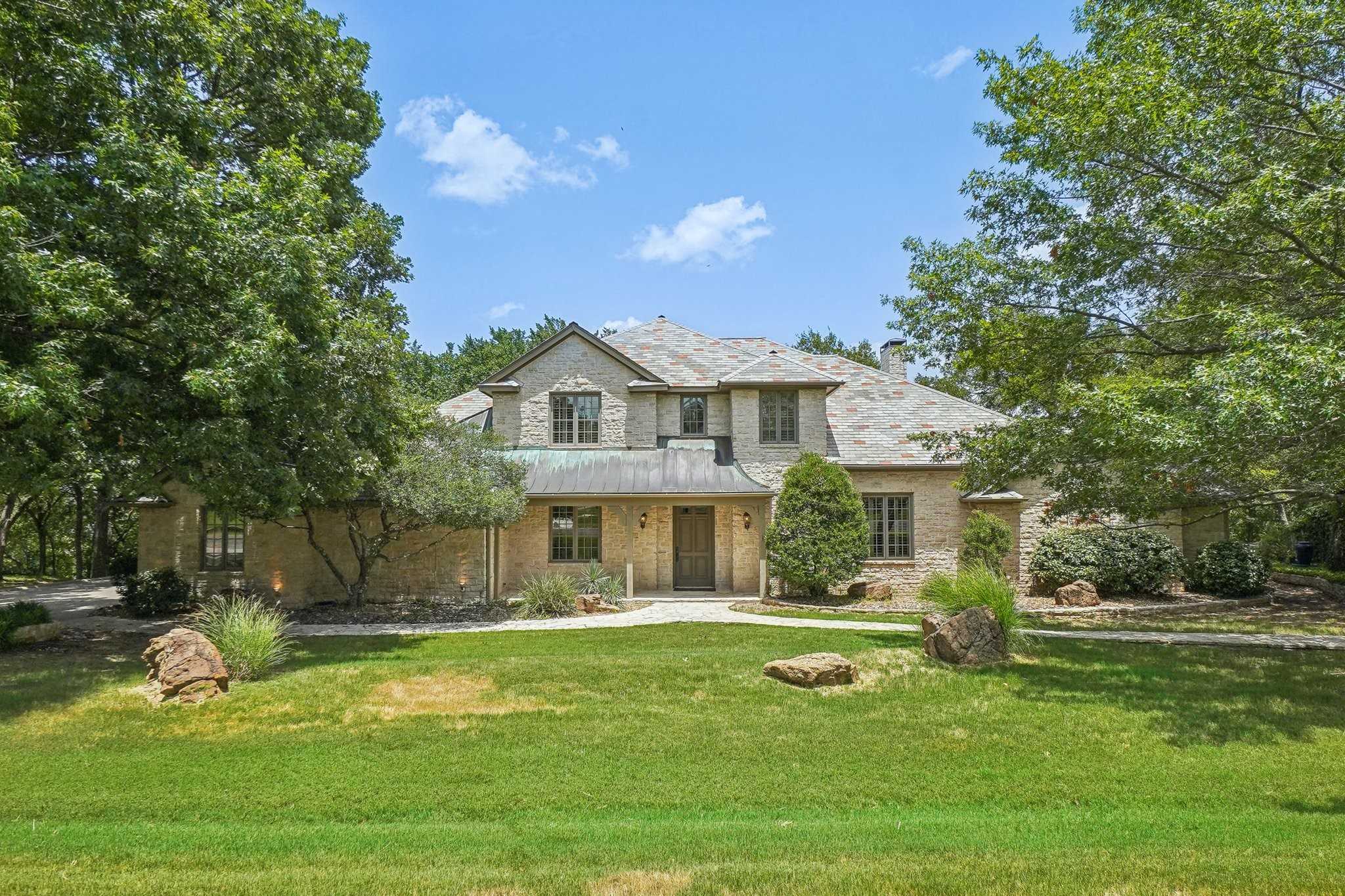 photo 1: 7816 Ravenswood Road, Granbury TX 76049