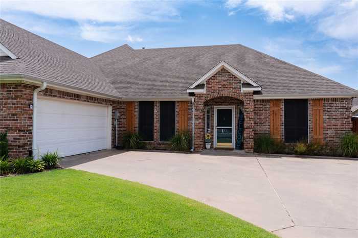 photo 1: 806 Kelli Circle, Sulphur Springs TX 75482